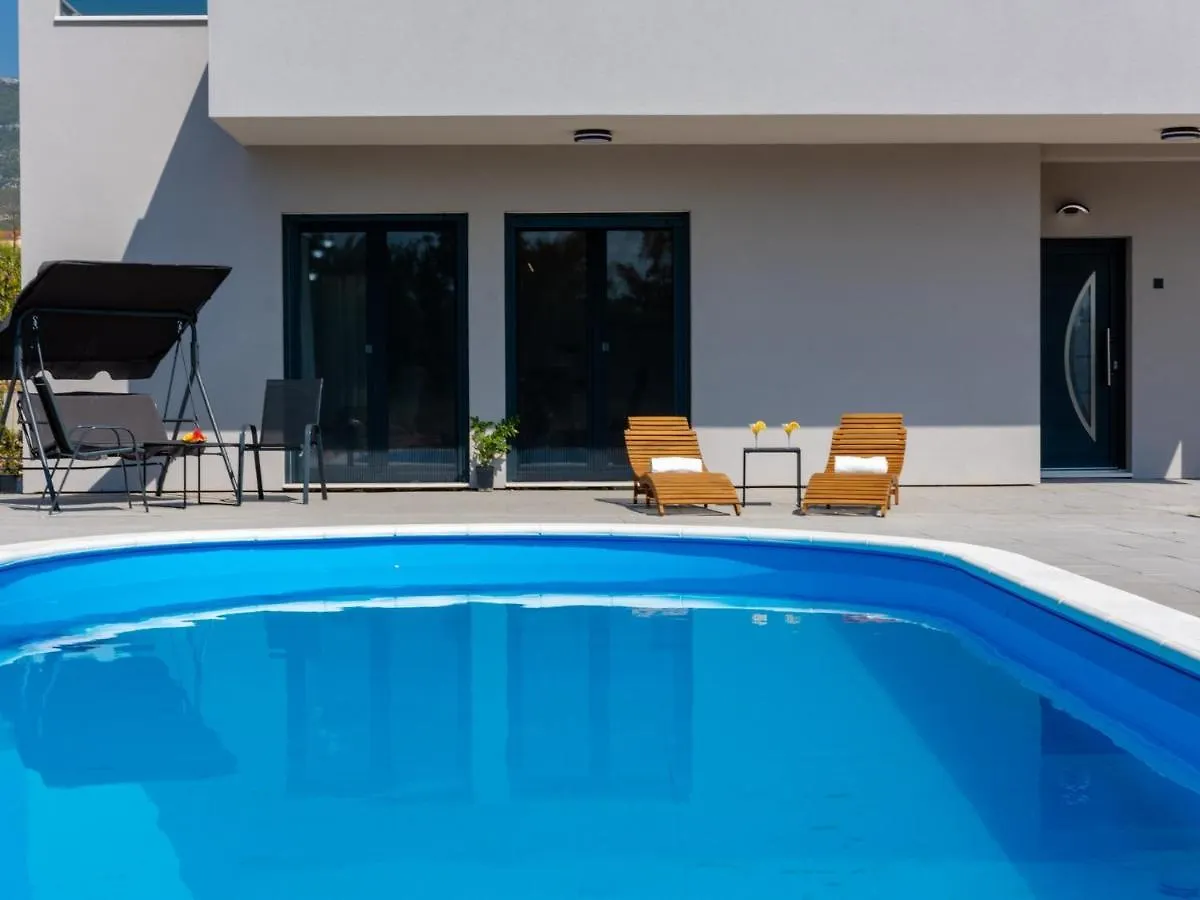 Villa Infinity Kastel Novi 0*,  Croatia