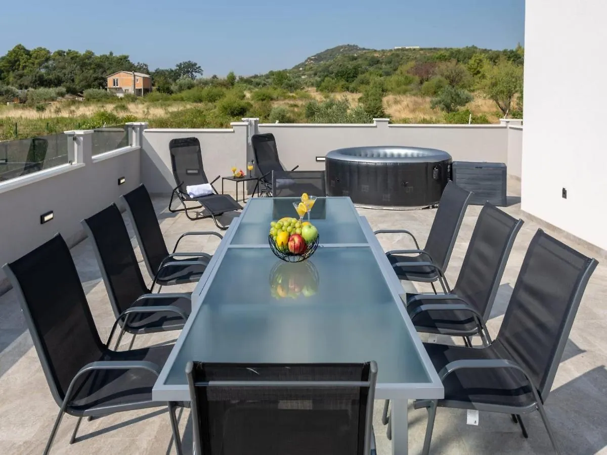 Villa Infinity Kastel Novi 0*,  Croatia