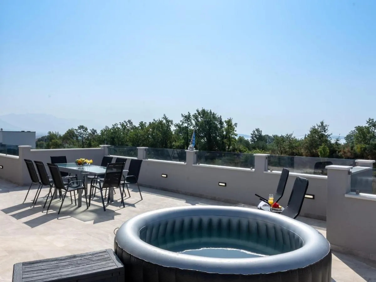 Villa Infinity Kastel Novi