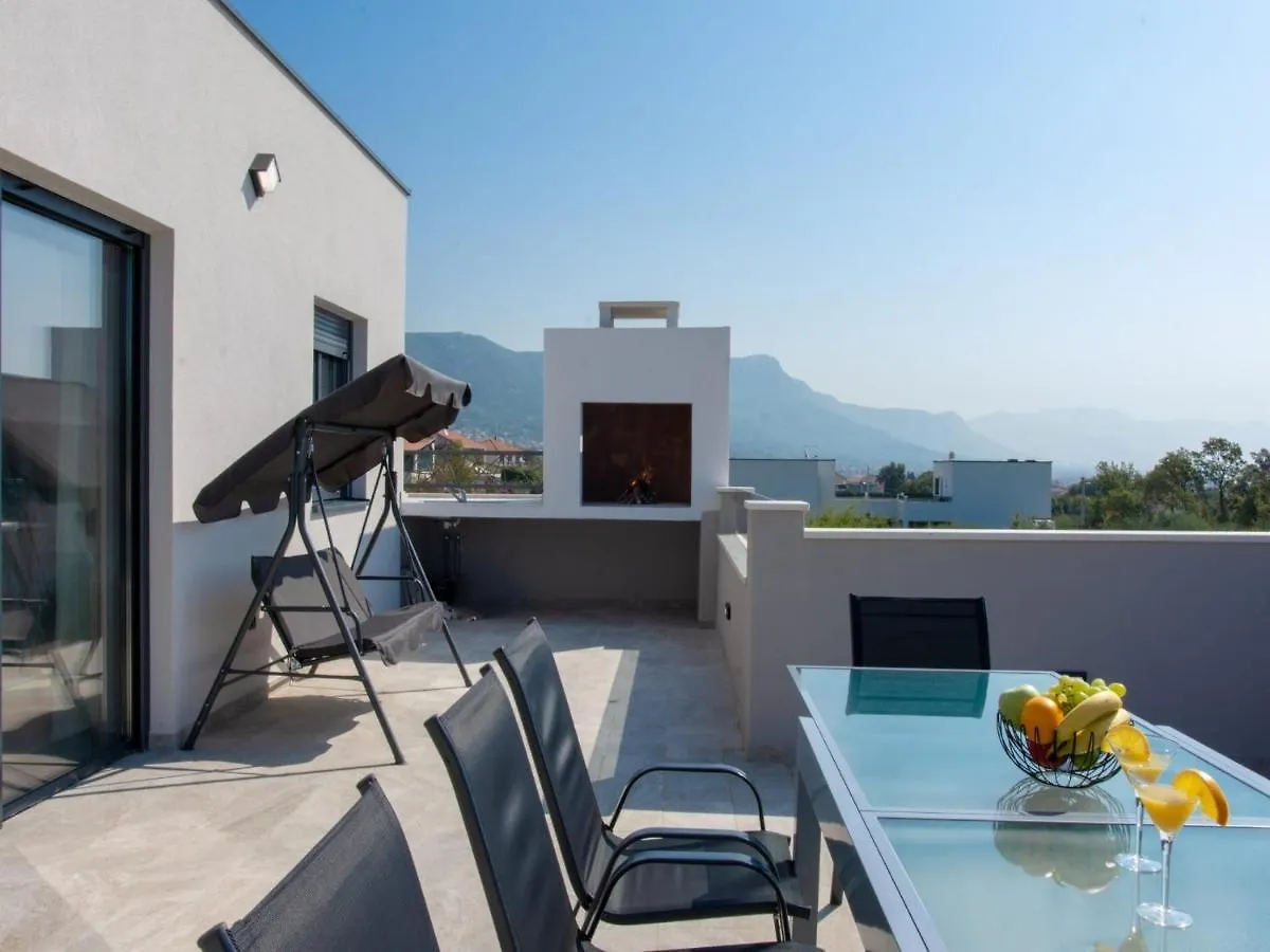 Villa Infinity Kastel Novi Croatia