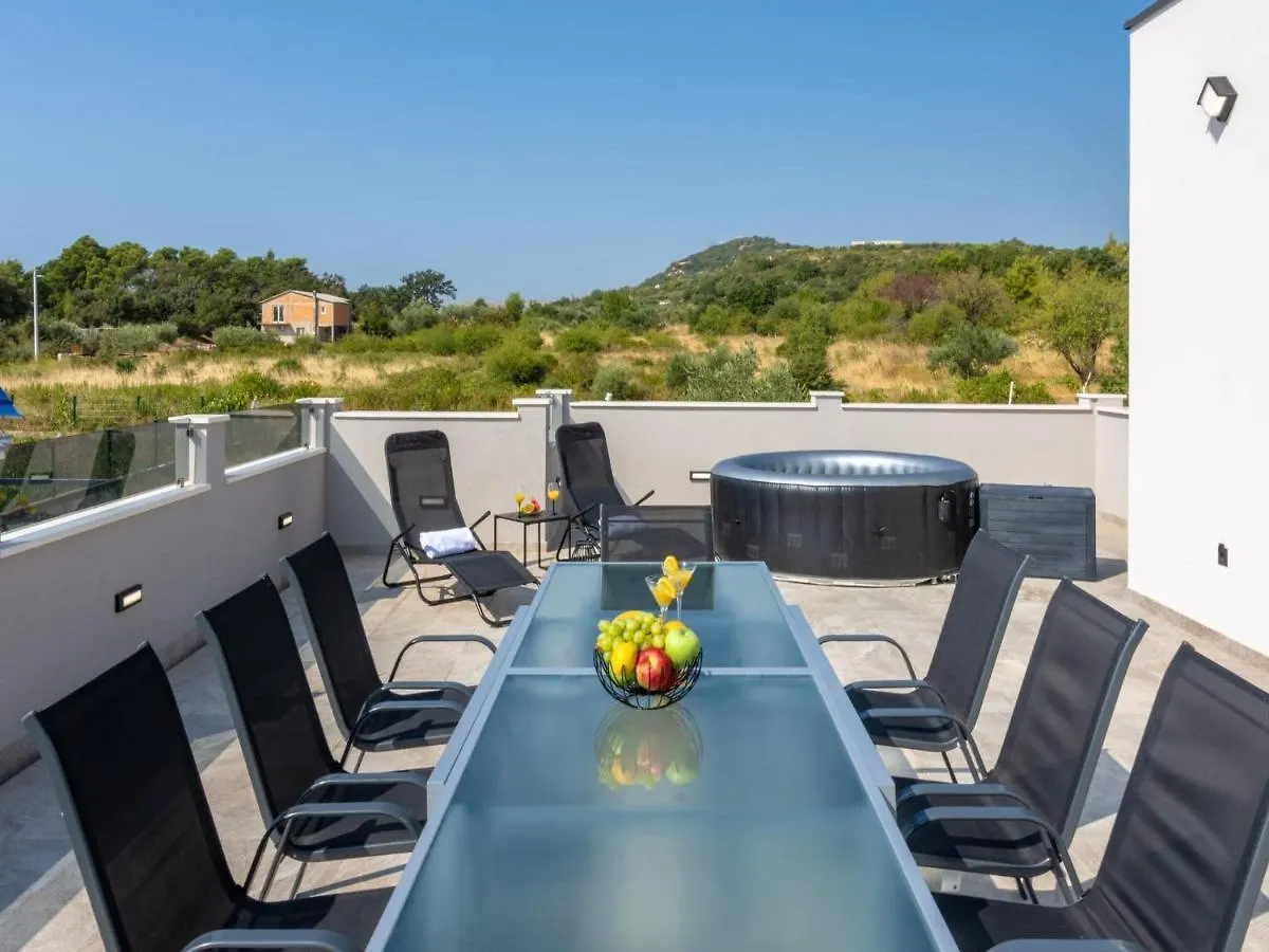 Villa Infinity Kastel Novi