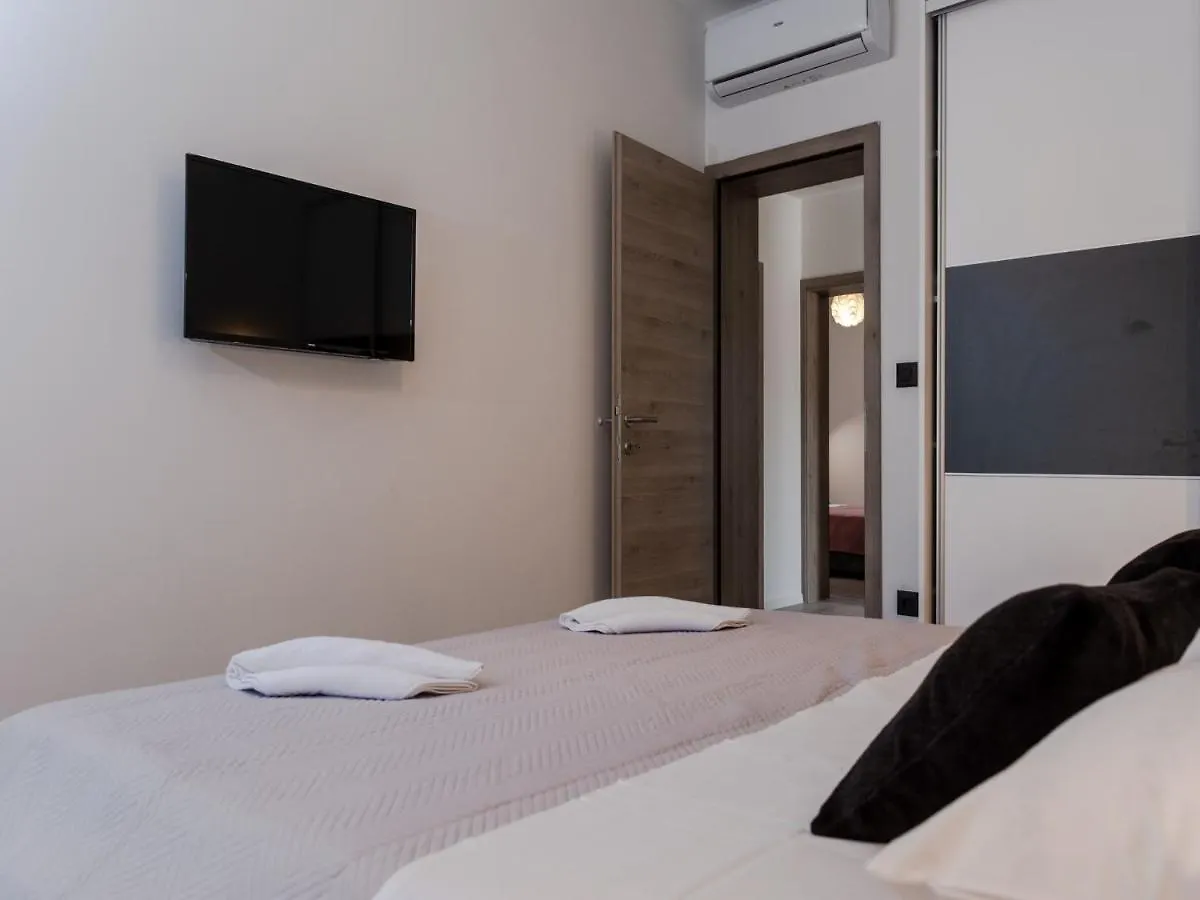 Villa Infinity Kastel Novi