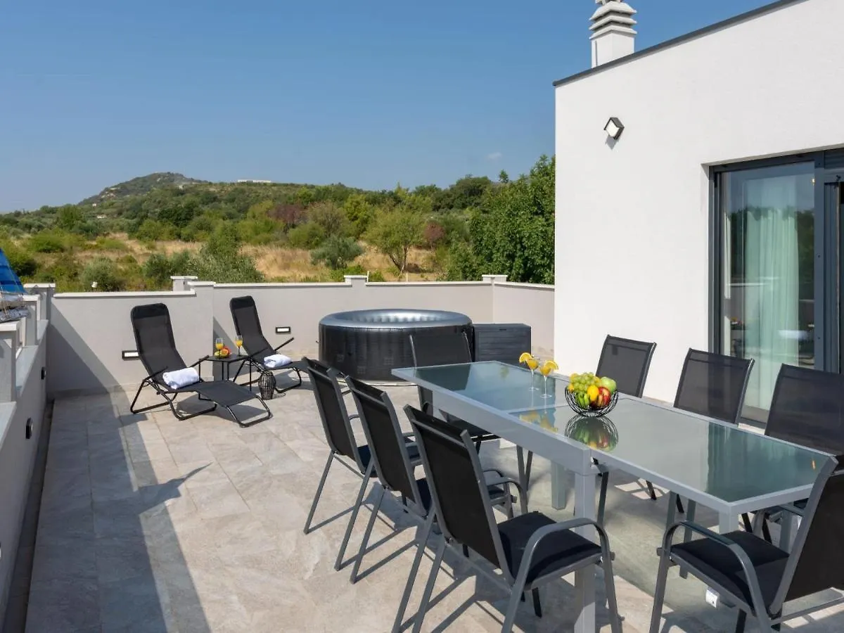 Villa Infinity Kastel Novi