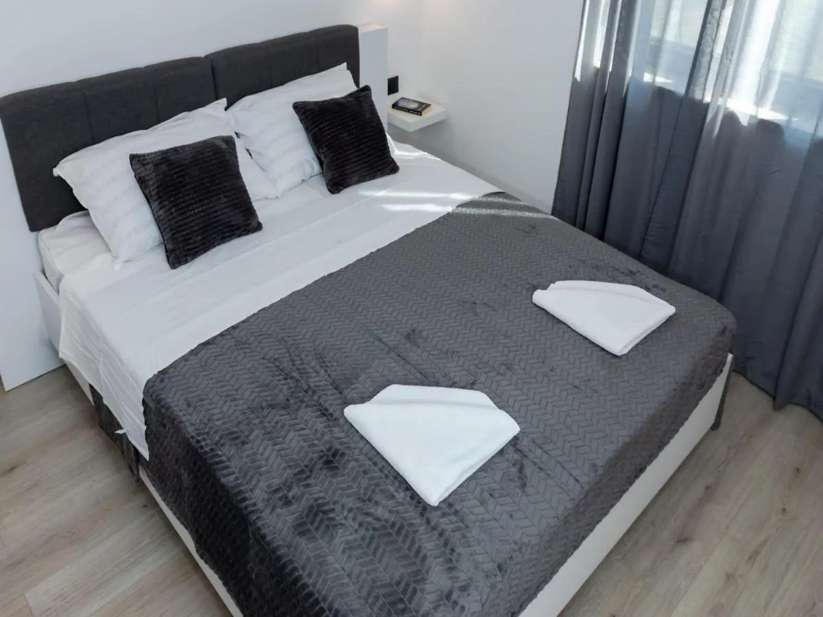 Villa Infinity Kastel Novi 0*,  Croatia