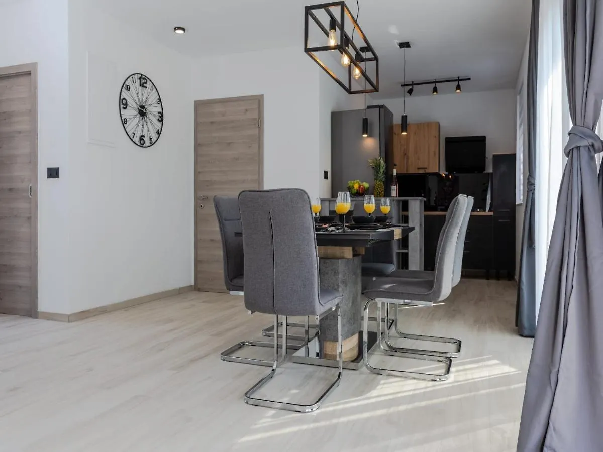 Villa Infinity Kastel Novi