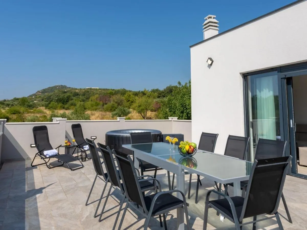 Villa Infinity Kastel Novi 0*,  Croatia