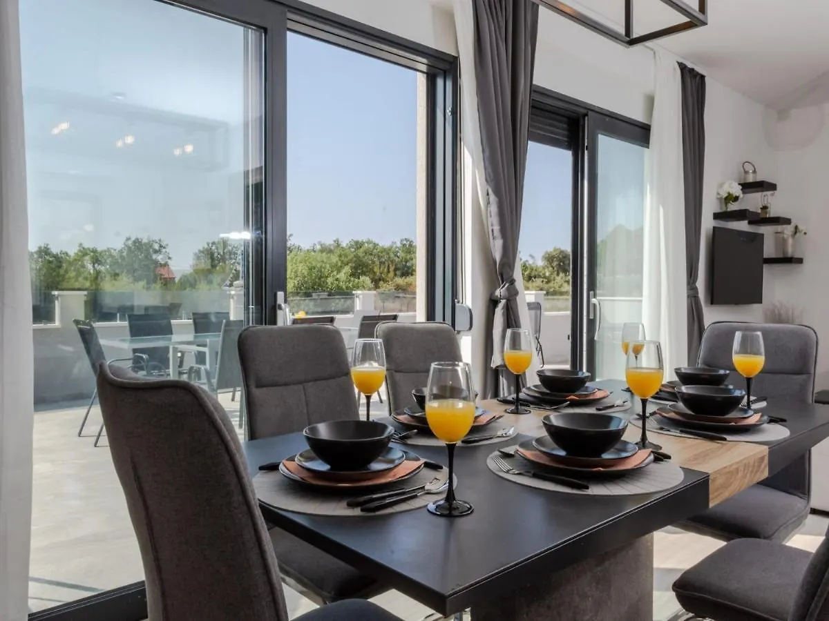 Villa Infinity Kastel Novi